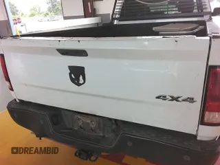2017 Ram 2500 Tradesman z VIN 3C6TR5HT0HG771975, wystawiony jako IAAI lot #42801757 z przebiegiem 185 058 mil mil oraz . Historia ofert i sprzedaży dostępna na DreamBid. Obrazek 7.