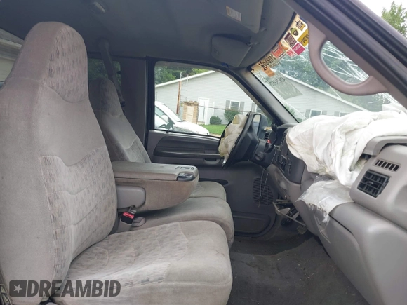 2000 Ford F-250 XL with VIN 1FTNX21L0YEB68631, listed as a IAAI auction lot 42639352 with 263,245 mi miles and . Bid and sale history available at DreamBid. Image 5.