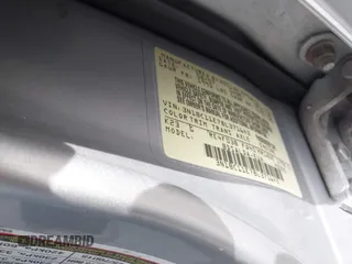 2008 Nissan Versa S z VIN 3N1BC11E78L371643, wystawiony jako IAAI lot #41698980 z przebiegiem 82 127 mil mil oraz . Historia ofert i sprzedaży dostępna na DreamBid. Obrazek 9.