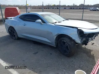 2017 Chevrolet Camaro 1LT with VIN 1G1FB1RX4H0184633, listed as a IAAI auction lot 41453367 with 141,018 mi miles and . Bid and sale history available at carsss.com. Image 1.