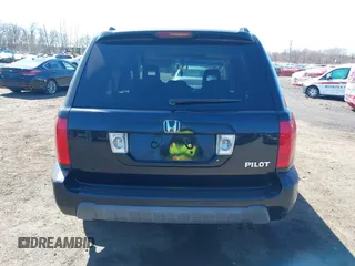 2005 Honda Pilot EX-L with VIN 5FNYF18555B043104, listed as a IAAI auction lot 41888235 with 127,781 mi miles. Bid and sale history available at carsss.com. Image 16.