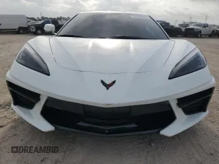 2024 Chevrolet Corvette 1LT z VIN 1G1YA2D42R5129570, wystawiony jako Copart lot #52635945 z przebiegiem Nie podano mil oraz Szkoda całkowita • Salvage title. Historia ofert i sprzedaży dostępna na DreamBid. Obrazek 5.