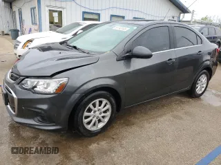 2017 Chevrolet Sonic LT z VIN 1G1JD5SH5H4145735, wystawiony jako Copart lot #54743105 z przebiegiem 108 652 mil mil oraz Szkoda całkowita • Salvage title. Historia ofert i sprzedaży dostępna na DreamBid. Obrazek 1.