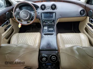 2017 Jaguar XJ with VIN SAJWJ2GDXH8W09509, listed as a Copart auction lot 47792345 with 148,052 mi miles and Clean Title. Bid and sale history available at carsss.com. Image 8.