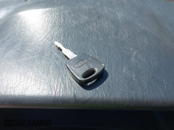 2003 Ford Escape Limited с VIN 1FMCU94103KB90251, выставлен на аукционе IAAI как лот 42034006 с пробегом 225 566 миль миль и . История ставок и продаж доступна на DreamBid. Изображение 11.
