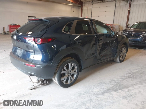2021 Mazda CX-30 Select with VIN 3MVDMBBL8MM317065, listed as a IAAI auction lot 41819958 with 33,047 mi miles. Bid and sale history available at carsss.com. Image 4.