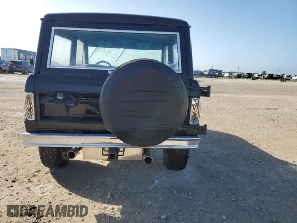 1977 Ford Bronco z VIN U15GLZ00328, wystawiony jako Copart lot #75642474 z przebiegiem Nie podano mil oraz Szkoda całkowita • Salvage title. Historia ofert i sprzedaży dostępna na DreamBid. Obrazek 6.