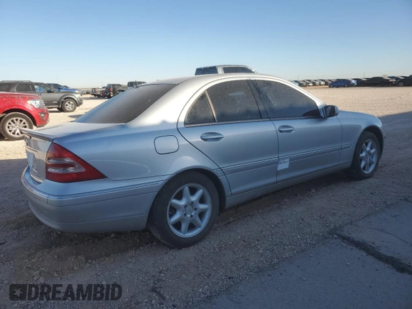 2002 Mercedes-Benz C 230/260/280/320 z VIN WDBRF64JX2F216450, wystawiony jako Copart lot #85496134 z przebiegiem 150 874 mil mil oraz Szkoda całkowita • Salvage title. Historia ofert i sprzedaży dostępna na DreamBid. Obrazek 3.