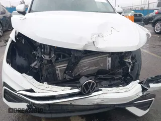 2022 Volkswagen Tiguan S z VIN 3VV1B7AXXNM149461, wystawiony jako IAAI lot #41746132 z przebiegiem 22 832 mil mil oraz . Historia ofert i sprzedaży dostępna na DreamBid. Obrazek 6.