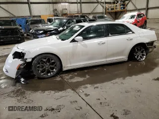 2018 Chrysler 300 with VIN 2C3CCAGG5JH171034, listed as a Copart auction lot 42757805 with 132,754 mi miles and Salvage Title. Bid and sale history available at carsss.com. Image 1.