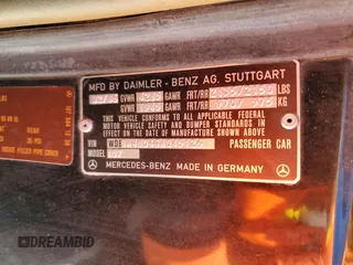 1986 Mercedes-Benz 560 Series 560SL with VIN WDBBA48D4GA045126, listed as a Copart auction lot 52407205 with 123,042 mi miles and Clean Title. Bid and sale history available at carsss.com. Image 12.