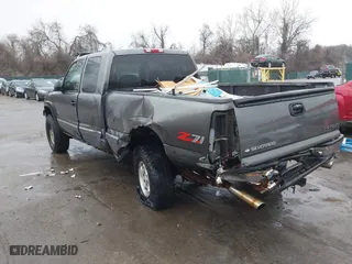 2000 Chevrolet Silverado 1500 LS with VIN 1GCEK19T6YE274790, listed as a IAAI auction lot 41560358 with 244,940 mi miles. Bid and sale history available at carsss.com. Image 3.