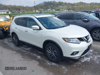 2016 Nissan Rogue SL with VIN 5N1AT2MTXGC807688, listed as a IAAI auction lot 42015737 with 89,849 mi miles. Bid and sale history available at carsss.com. Image 1.