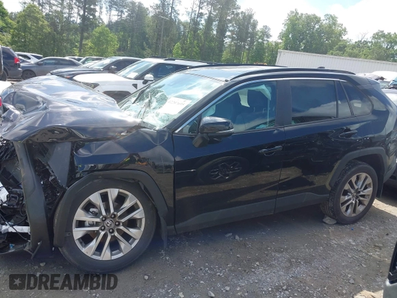 2024 Toyota RAV4 XLE Premium z VIN 2T3C1RFV5RC273009, wystawiony jako IAAI lot #42203695 z przebiegiem 21 641 mil mil oraz . Historia ofert i sprzedaży dostępna na DreamBid. Obrazek 14.