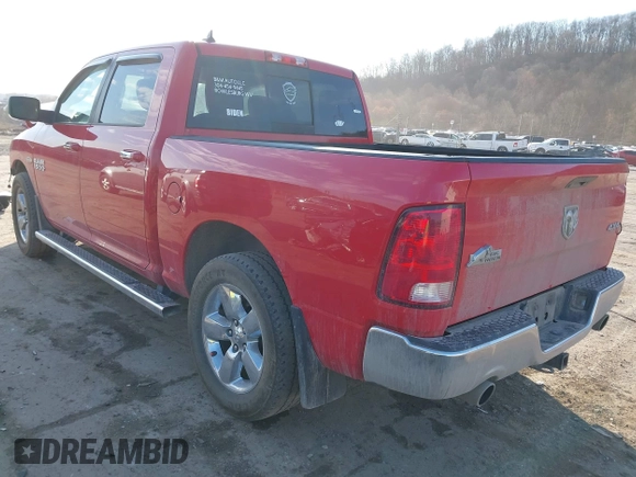 2015 Ram 1500 Big Horn z VIN 1C6RR7LT1FS719886, wystawiony jako IAAI lot #41898418 z przebiegiem 145 064 mil mil oraz . Historia ofert i sprzedaży dostępna na DreamBid. Obrazek 3.