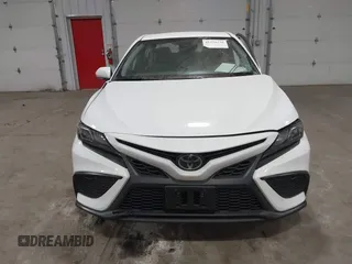 2023 Toyota Camry SE z VIN 4T1G11BK2PU083901, wystawiony jako IAAI lot #41776738 z przebiegiem 31 548 mil mil oraz . Historia ofert i sprzedaży dostępna na DreamBid. Obrazek 12.