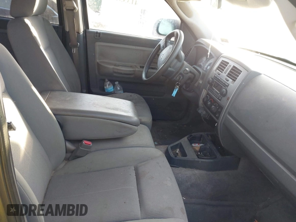 2006 Dodge Dakota SLT with VIN 1D7HW48K56S699157, listed as a IAAI auction lot 41333140 with 273,055 mi miles. Bid and sale history available at carsss.com. Image 5.