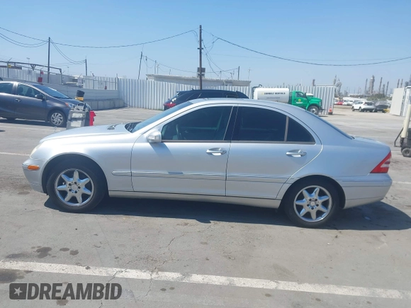 2001 Mercedes-Benz C 230/260/280/320 с VIN WDBRF61J91F068679, выставлен на аукционе IAAI как лот 42620453 с пробегом 183 522 миль миль и . История ставок и продаж доступна на DreamBid. Изображение 14.