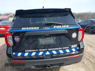 2020 Ford Police Interceptor Utility z VIN 1FM5K8AB2LGC51317, wystawiony jako IAAI lot #41755681 z przebiegiem 102 945 mil mil oraz . Historia ofert i sprzedaży dostępna na DreamBid. Obrazek 16.
