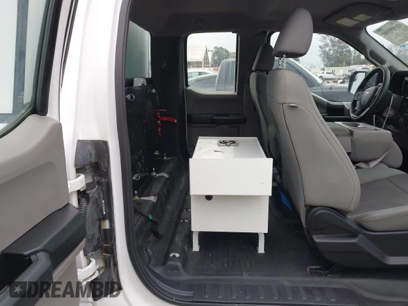 2017 Ford F-150 XL with VIN 1FTEX1C87HKE24171, listed as a IAAI auction lot 41905580 with 54,780 mi miles. Bid and sale history available at carsss.com. Image 8.