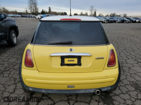 2003 MINI Hardtop z VIN WMWRC33473TE17827, wystawiony jako Copart lot #44011515 z przebiegiem 119 042 mil mil oraz Szkoda całkowita • Salvage title. Historia ofert i sprzedaży dostępna na DreamBid. Obrazek 6.