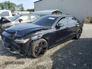 2024 Volvo S60 Plus Black Edition z VIN 7JRL12TH3RG308082, wystawiony jako Copart lot #60137305 z przebiegiem 33 904 mil mil oraz Szkoda całkowita • Salvage title. Historia ofert i sprzedaży dostępna na DreamBid. Obrazek 1.