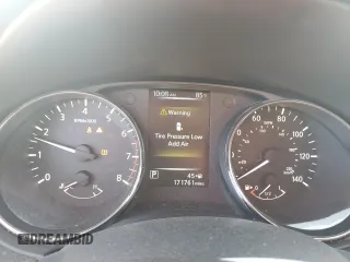 2017 Nissan Rogue SV z VIN KNMAT2MV5HP564579, wystawiony jako Copart lot #56025665 z przebiegiem 171 761 mil mil oraz Szkoda całkowita • Salvage title. Historia ofert i sprzedaży dostępna na DreamBid. Obrazek 9.