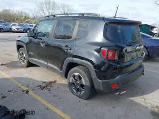 2017 Jeep Renegade Sport with VIN ZACCJAAHXHPG09784, listed as a IAAI auction lot 41891869 with 92,798 mi miles. Bid and sale history available at carsss.com. Image 3.