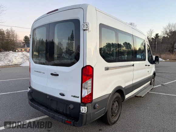2015 Ford Transit Passenger XL with VIN 1FBAX2CM7FKA92784, listed as a Copart auction lot 49743205 with 261,650 mi miles and Clean Title. Bid and sale history available at carsss.com. Image 4.