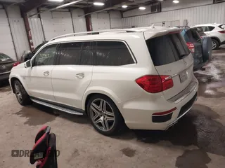 2015 Mercedes-Benz GL-Class GL 63 AMG with VIN 4JGDF7EE8FA448000, listed as a IAAI auction lot 41299617 with 124,456 mi miles. Bid and sale history available at carsss.com. Image 14.