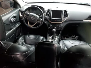 2017 Jeep Cherokee Limited with VIN 1C4PJLDB8HW516866, listed as a Copart auction lot 45516135 with 187,558 mi miles and Salvage Title. Bid and sale history available at carsss.com. Image 8.