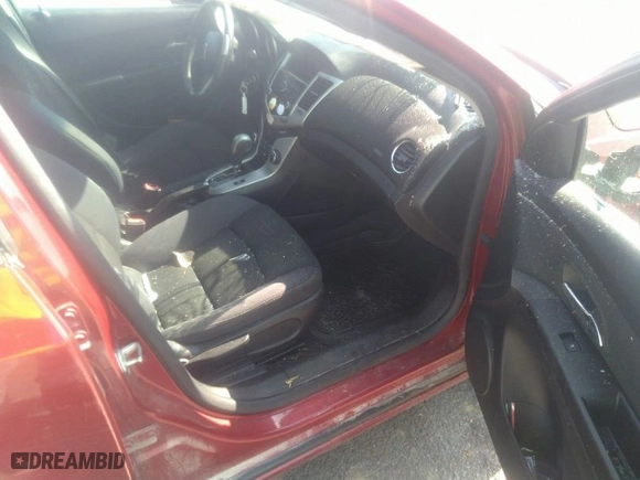 2014 Chevrolet Cruze 1LT with VIN 1G1PC5SB8E7191076, listed as a IAAI auction lot 33793065 with 122,441 mi miles. Bid and sale history available at carsss.com. Image 5.