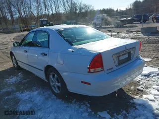 2002 Mitsubishi Diamante LS with VIN 6MMAP57P92T012204, listed as a IAAI auction lot 41590505 with 111,183 mi miles. Bid and sale history available at carsss.com. Image 3.