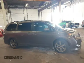 2011 Toyota Sienna SE with VIN 5TDXK3DC7BS034516, listed as a IAAI auction lot 41539955 with 209,309 mi miles. Bid and sale history available at carsss.com. Image 13.