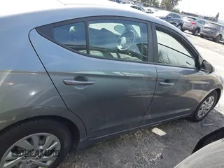 2018 Hyundai Elantra SE z VIN KMHD74LF9JU611364, wystawiony jako IAAI lot #42034415 z przebiegiem 81 450 mil mil oraz . Historia ofert i sprzedaży dostępna na DreamBid. Obrazek 14.