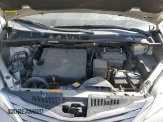 2015 Toyota Sienna XLE с VIN 5TDYK3DC3FS623413, выставлен на аукционе Copart как лот 46454635 с пробегом 117 568 миль миль и Списание • Salvage title. История ставок и продаж доступна на DreamBid. Изображение 12.