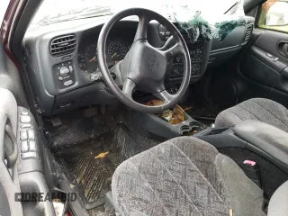 2002 GMC Sonoma SLS with VIN 1GTDT13W62K203061, listed as a Copart auction lot 83095774 with 136,118 mi miles and Salvage Title. Bid and sale history available at carsss.com. Image 8.