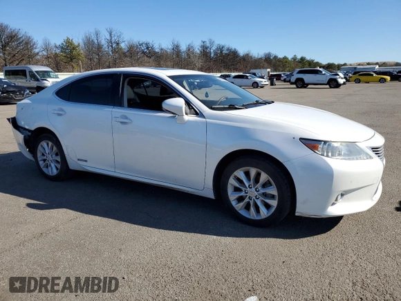2014 Lexus ES 300h z VIN JTHBW1GG0E2054179, wystawiony jako Copart lot #50954155 z przebiegiem 226 722 mil mil oraz Szkoda całkowita • Salvage title. Historia ofert i sprzedaży dostępna na DreamBid. Obrazek 4.