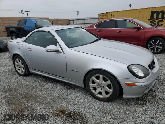 2002 Mercedes-Benz SLK-Class 2.3L Kompressor with VIN WDBKK49F92F241765, listed as a Copart auction lot 50774655 with 141,371 mi miles and Clean Title. Bid and sale history available at carsss.com. Image 4.