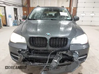 2012 BMW X5 35i z VIN 5UXZV4C59CL985715, wystawiony jako IAAI lot #42307586 z przebiegiem 105 147 mil mil oraz . Historia ofert i sprzedaży dostępna na DreamBid. Obrazek 6.