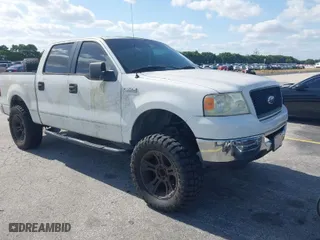 2006 Ford F-150 XLT with VIN 1FTPW12546FA22827, listed as a IAAI auction lot 42080480 with 210,357 mi miles. Bid and sale history available at carsss.com. Image 1.