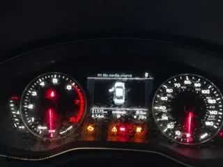 2017 Audi A4 Premium with VIN WAUANAF41HN039147, listed as a IAAI auction lot 40893349 with 71,375 mi miles. Bid and sale history available at carsss.com. Image 7.