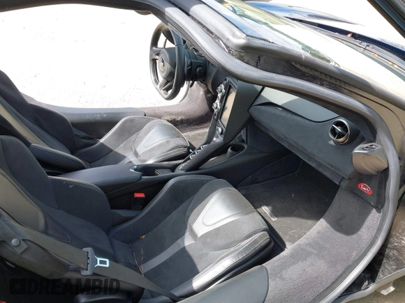 2019 McLaren 720S z VIN SBM14DCA2KW002960, wystawiony jako IAAI lot #41902025 z przebiegiem 10 788 mil mil oraz . Historia ofert i sprzedaży dostępna na DreamBid. Obrazek 5.