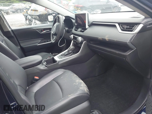 2024 Toyota RAV4 Hybrid XLE Premium с VIN 2T3B6RFV6RW064860, выставлен на аукционе IAAI как лот 41913376 с пробегом 8 125 миль миль и . История ставок и продаж доступна на DreamBid. Изображение 5.