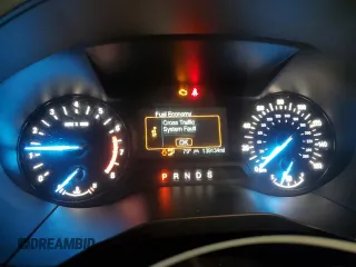 2020 Ford Edge SE z VIN 2FMPK3G95LBA59607, wystawiony jako Copart lot #59460115 z przebiegiem 139 134 mil mil oraz Czysty tytuł • Clean title. Historia ofert i sprzedaży dostępna na DreamBid. Obrazek 9.