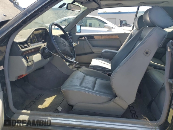 1990 Mercedes-Benz 300 CE с VIN WDBEA51D2LB091135, выставлен на аукционе Copart как лот 60143854 с пробегом 181 343 миль миль и Чистый • Clean title. История ставок и продаж доступна на DreamBid. Изображение 7.