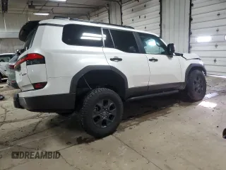 2024 Lexus GX with VIN JTJTBCDX2R5003799, listed as a Copart auction lot 86884084 with 0 mi miles and Salvage Title. Bid and sale history available at carsss.com. Image 3.