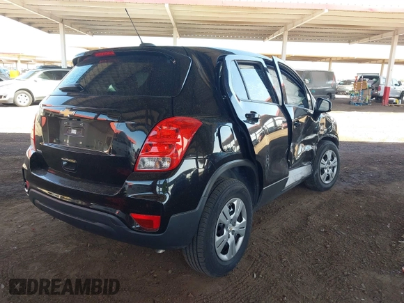 2018 Chevrolet Trax LS with VIN 3GNCJKSB0JL334237, listed as a IAAI auction lot 41992791 with 121,521 mi miles. Bid and sale history available at carsss.com. Image 4.
