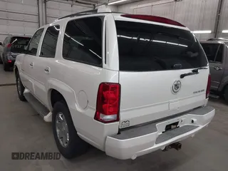 2006 Cadillac Escalade z VIN 1GYEK63N26R124862, wystawiony jako IAAI lot #42073868 z przebiegiem 244 070 mil mil oraz . Historia ofert i sprzedaży dostępna na DreamBid. Obrazek 3.