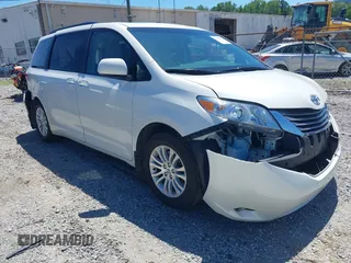 2015 Toyota Sienna XLE с VIN 5TDYK3DC6FS652923, выставлен на аукционе IAAI как лот 42309984 с пробегом 111 737 миль миль и . История ставок и продаж доступна на DreamBid. Изображение 1.